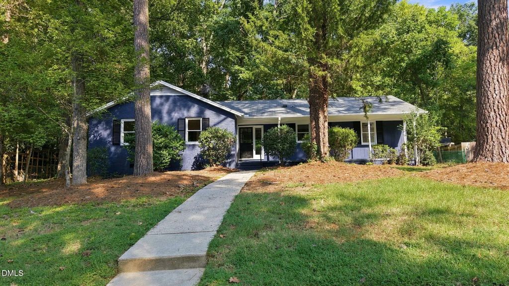 404 Longleaf Drive, Chapel Hill