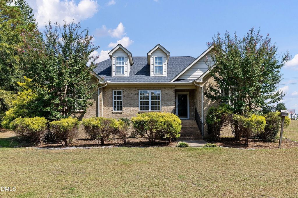 315 Everland Parkway, Angier