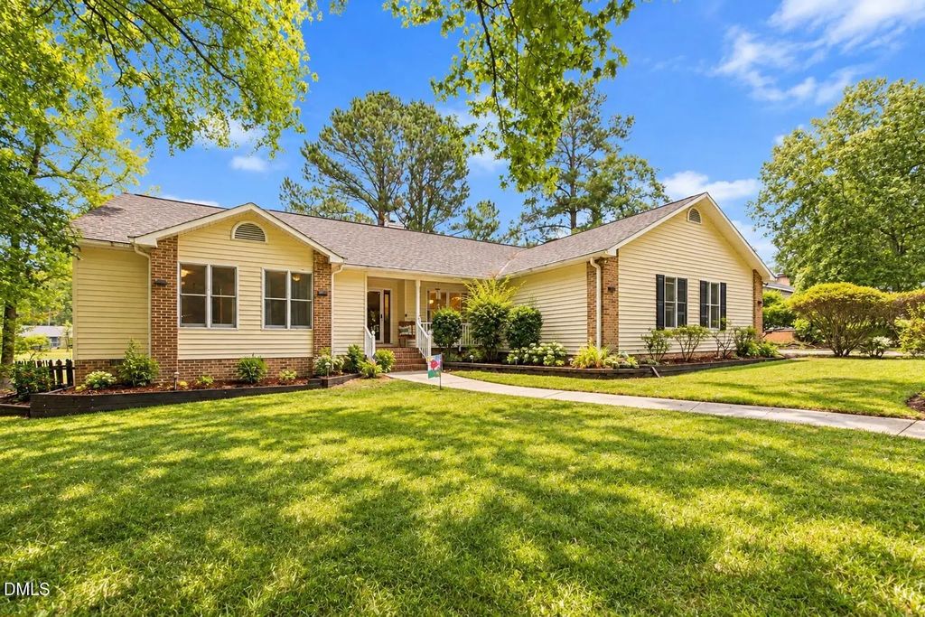 573 Broadmoor Court, Sanford