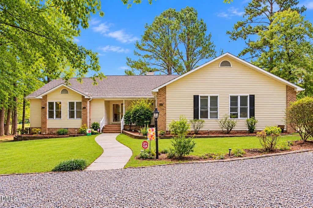 573 Broadmoor Court, Sanford