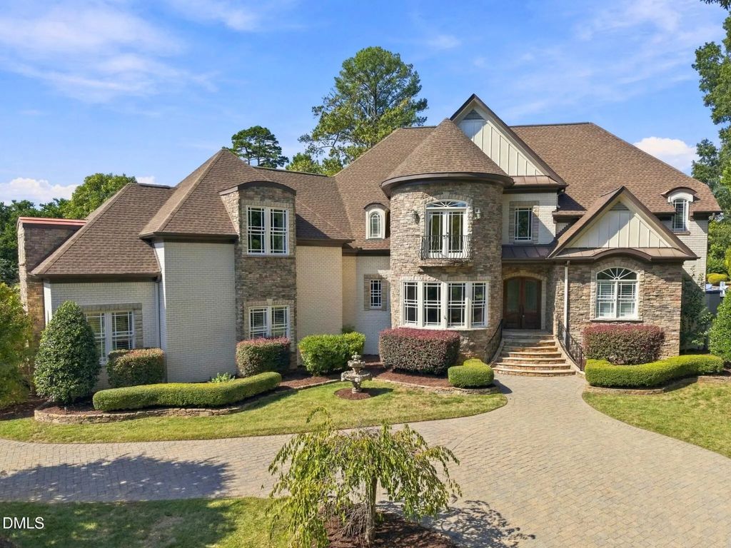 6701 Foxfire Place, Raleigh