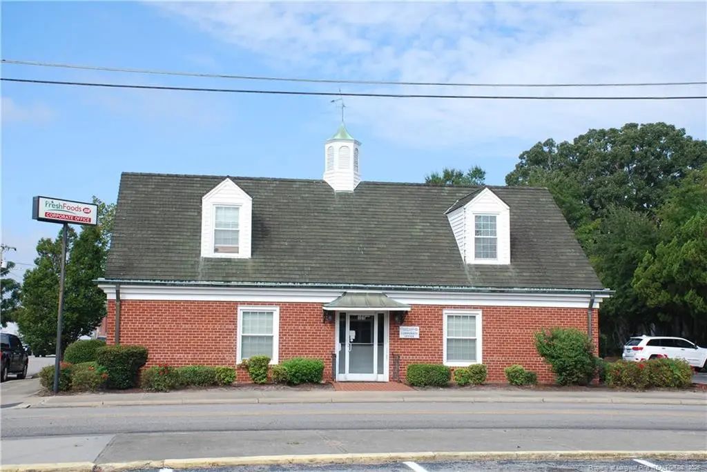 301 N Pine Street, Lumberton