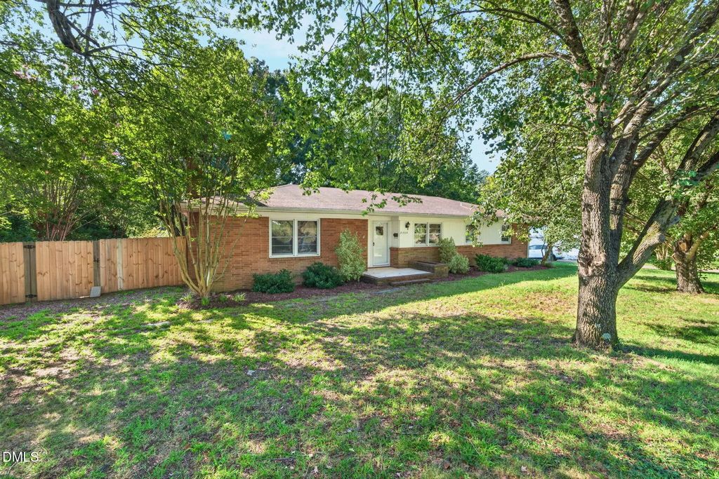 2308 Edgewood Avenue, Burlington