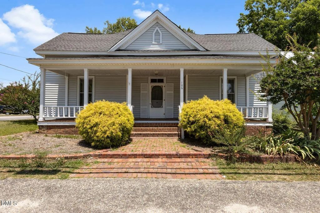 106 W Ivey Street, Lillington