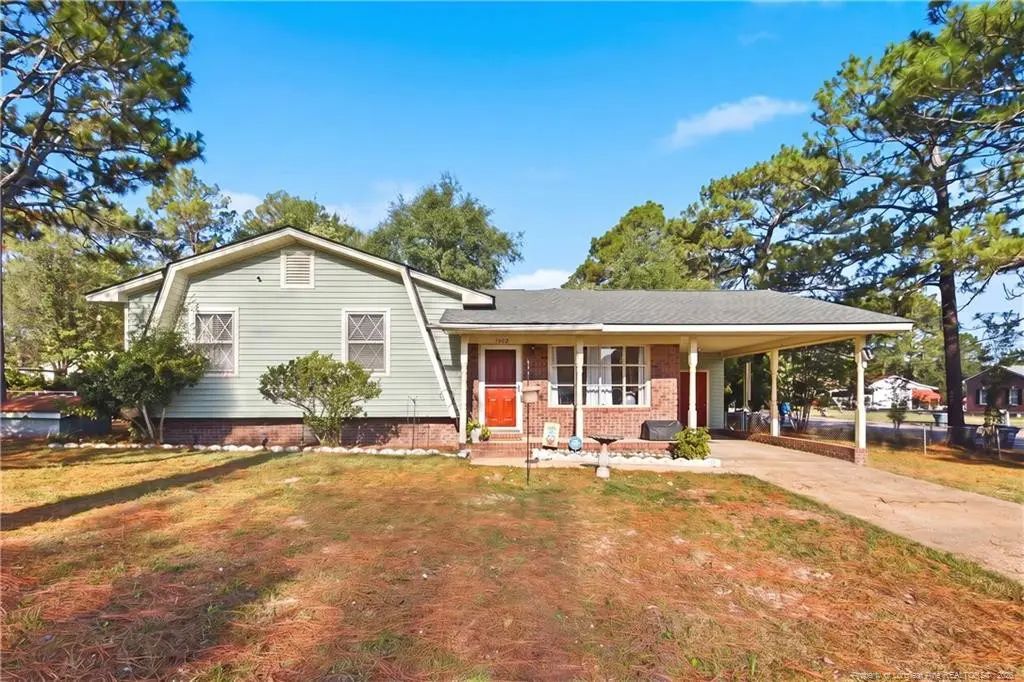 1902 Wayne Lane, Fayetteville
