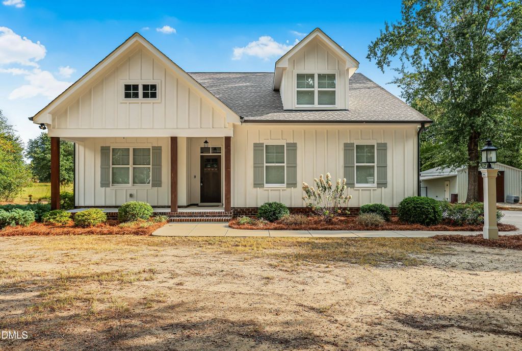 1504 Gregory Circle, Lillington