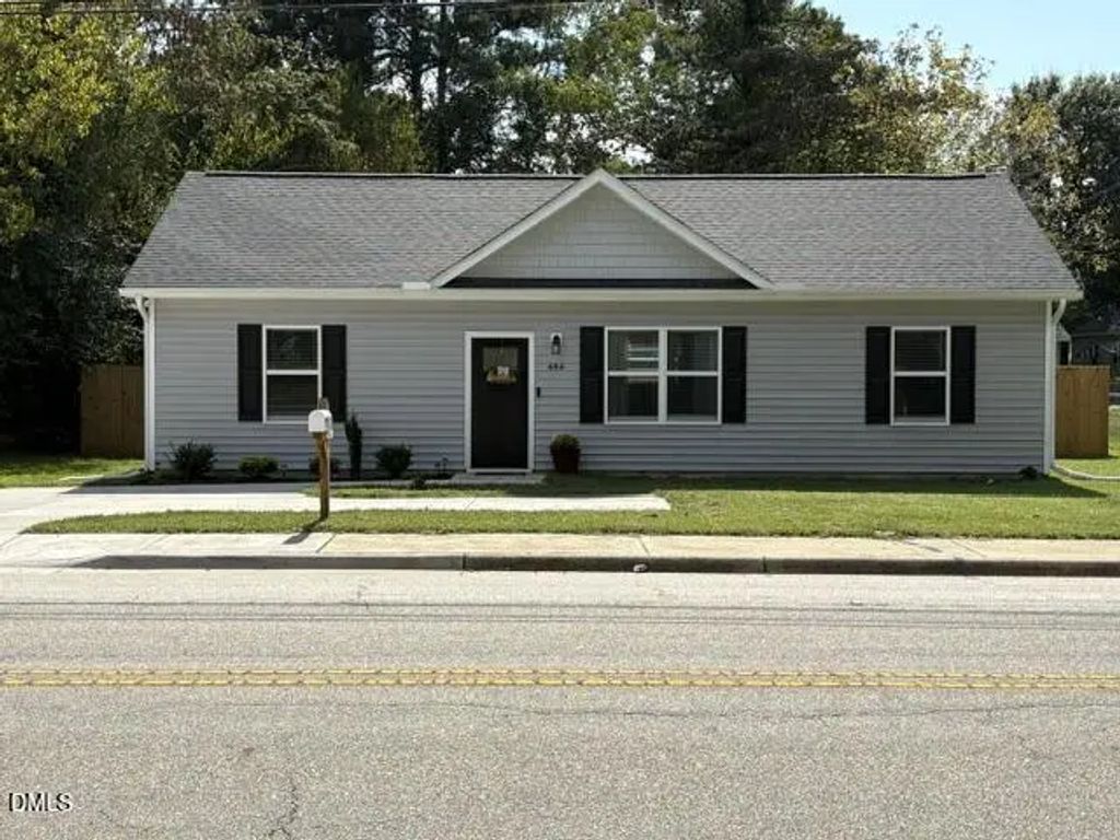 604 E Pope Street, Dunn