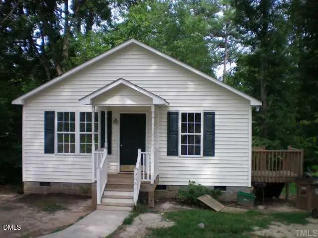 208 N Franklin Street, Wake Forest