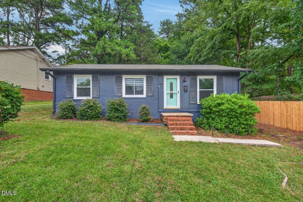 205 Barnes Street, Carrboro