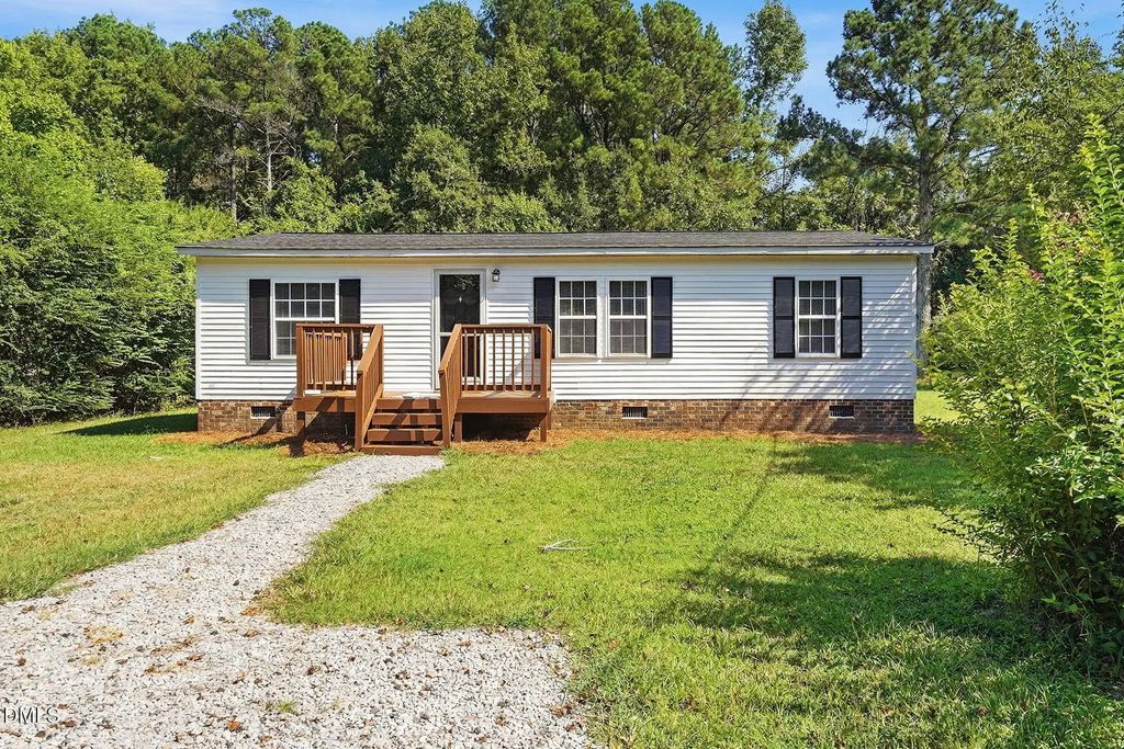 213 Se Railroad Street, Whitakers