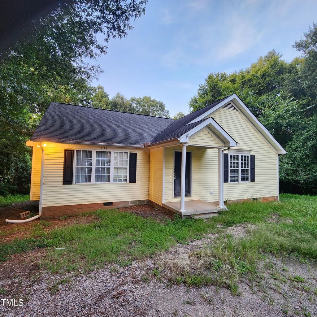 134 W Oak Avenue, Wake Forest