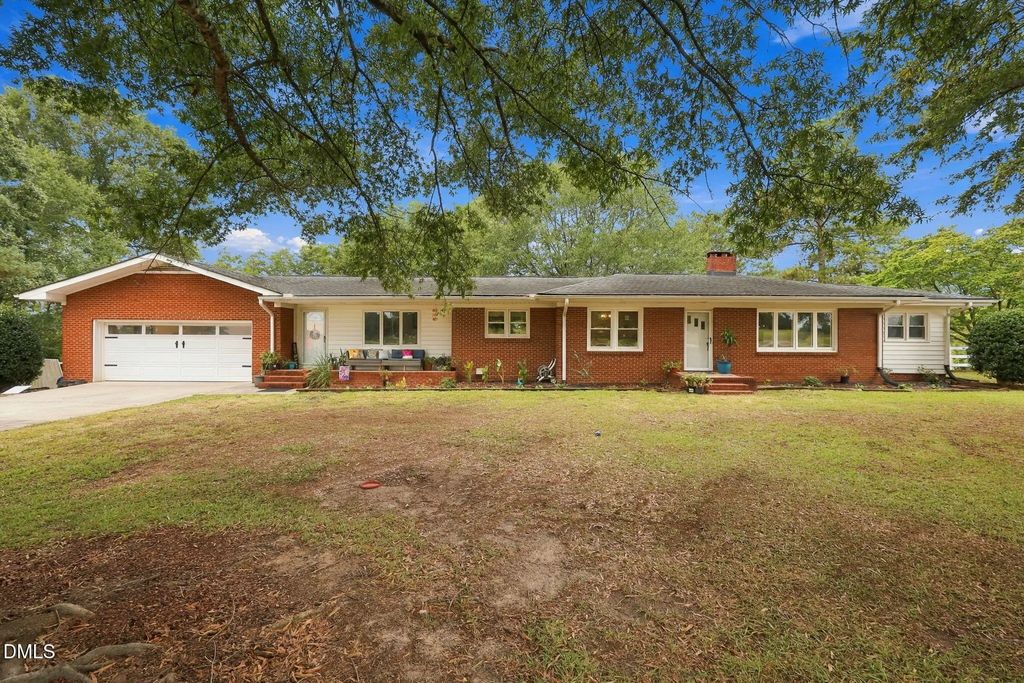 3887 Plainview Church Road, Angier