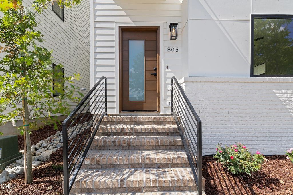 805 N Roxboro Street, Durham