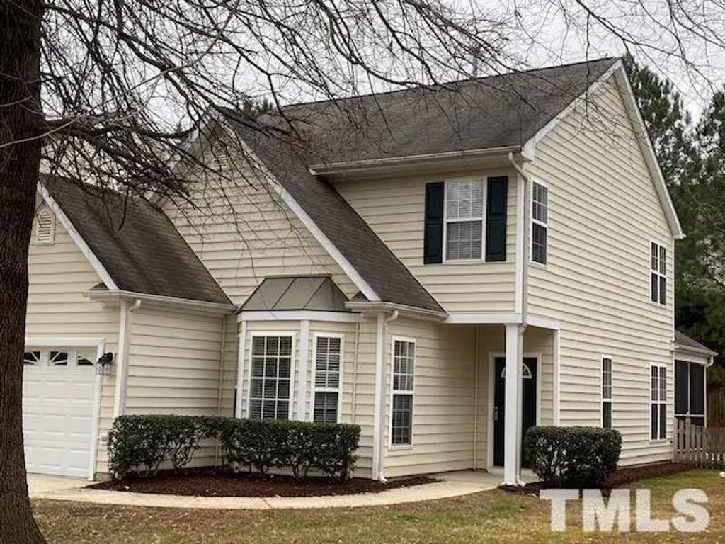 8211 Shadow Stone Court, Raleigh