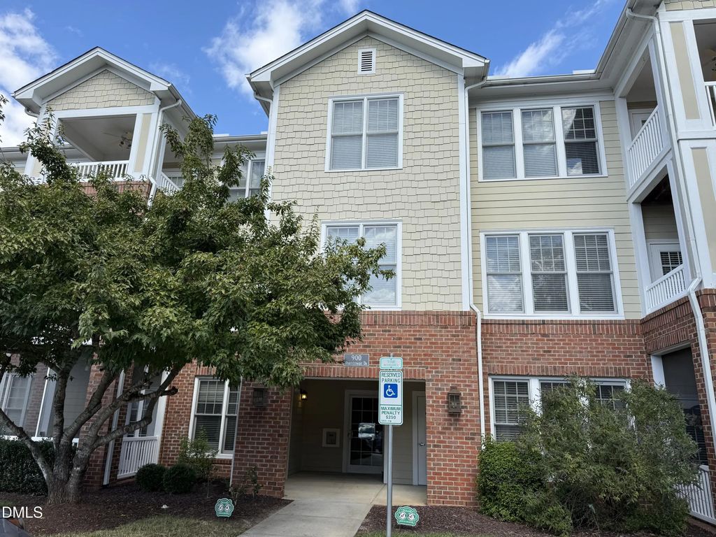 918 Portstewart Drive, Cary