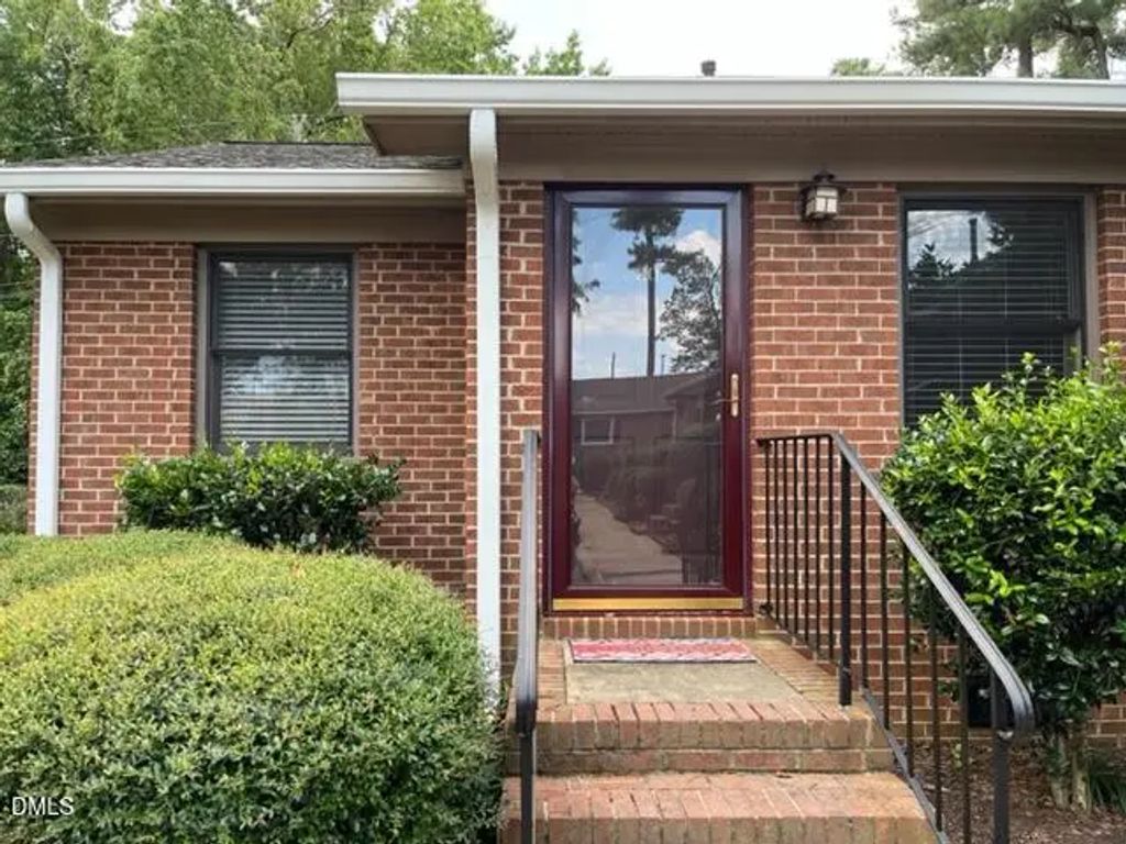 110 New Cooper Square, Chapel Hill