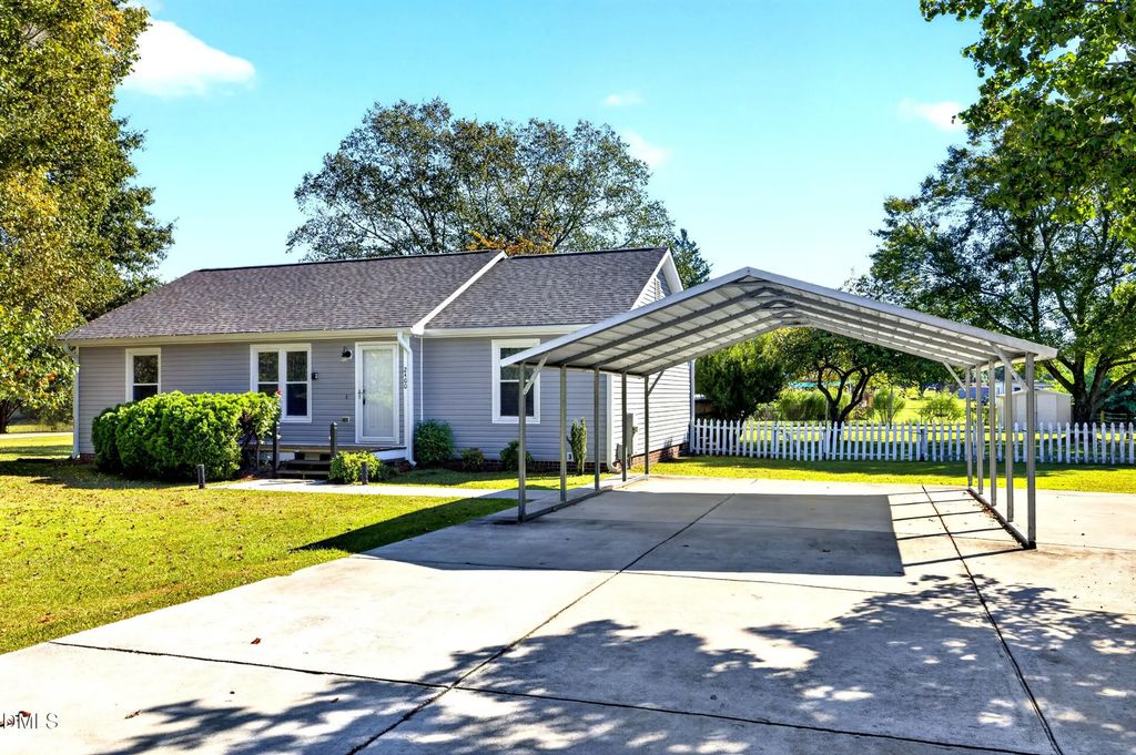 2400 White Memorial Church Road, Willow Springs