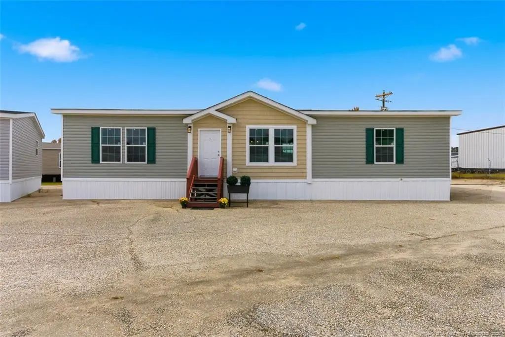 435 Pine Hill Road, West End
