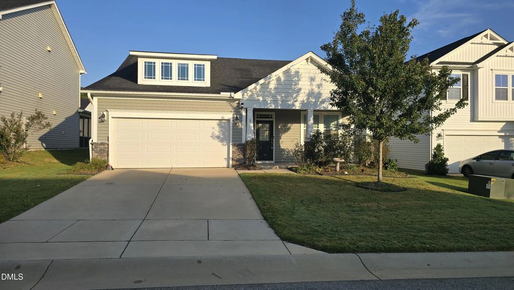 25 E Caxton Court, Selma