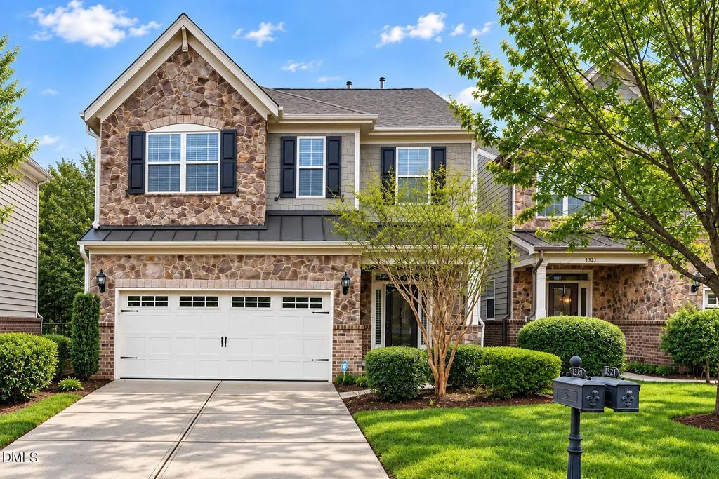 1321 English Cottage Lane, Cary