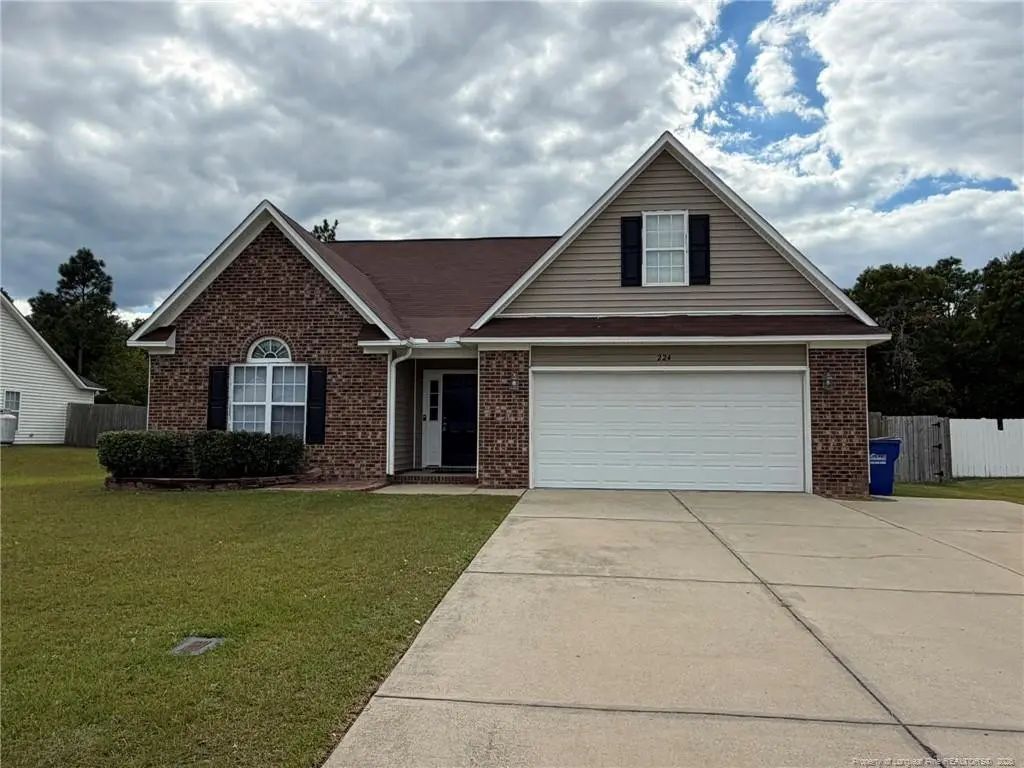 224 Fallingleaf Drive, Raeford
