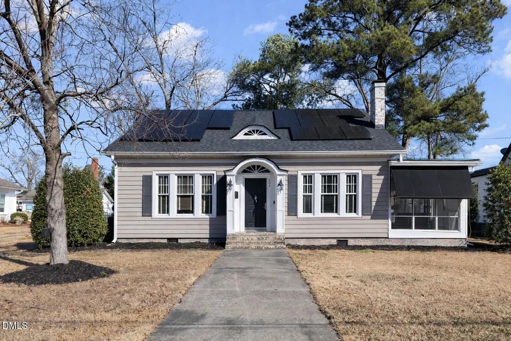 604 W Divine Street, Dunn