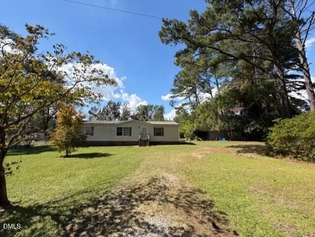 1230 Hickory Crossroads Road, Kenly