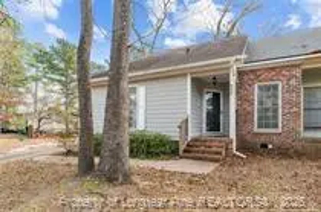 428 Georgetown Circle, Fayetteville