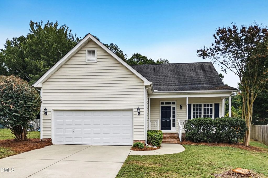 605 Stoningham Place, Wake Forest