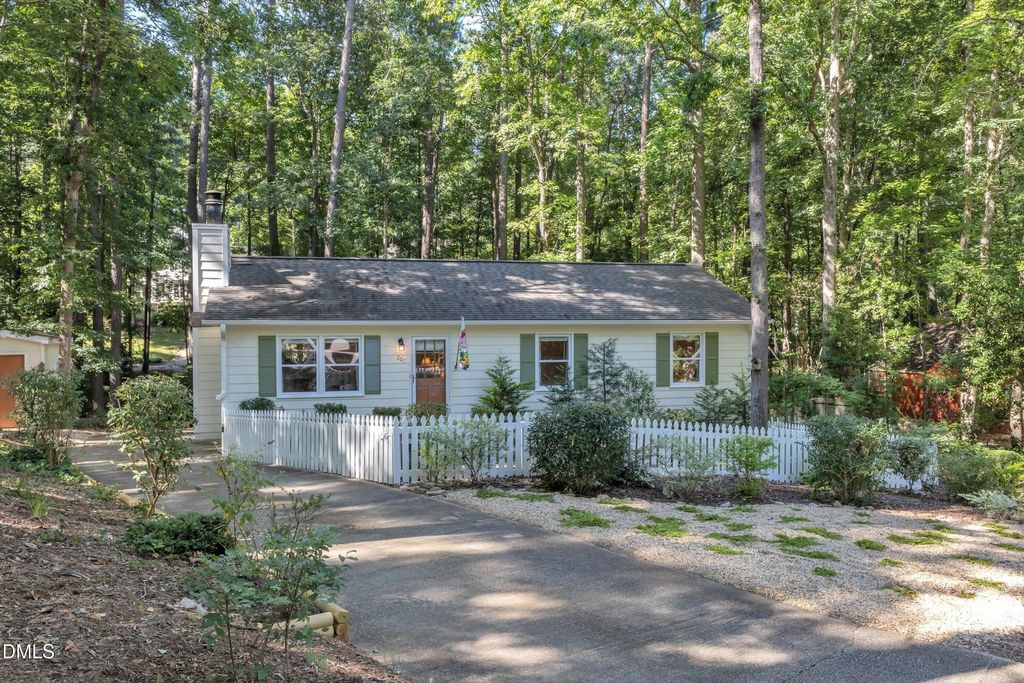 207 Honeysuckle Lane, Cary