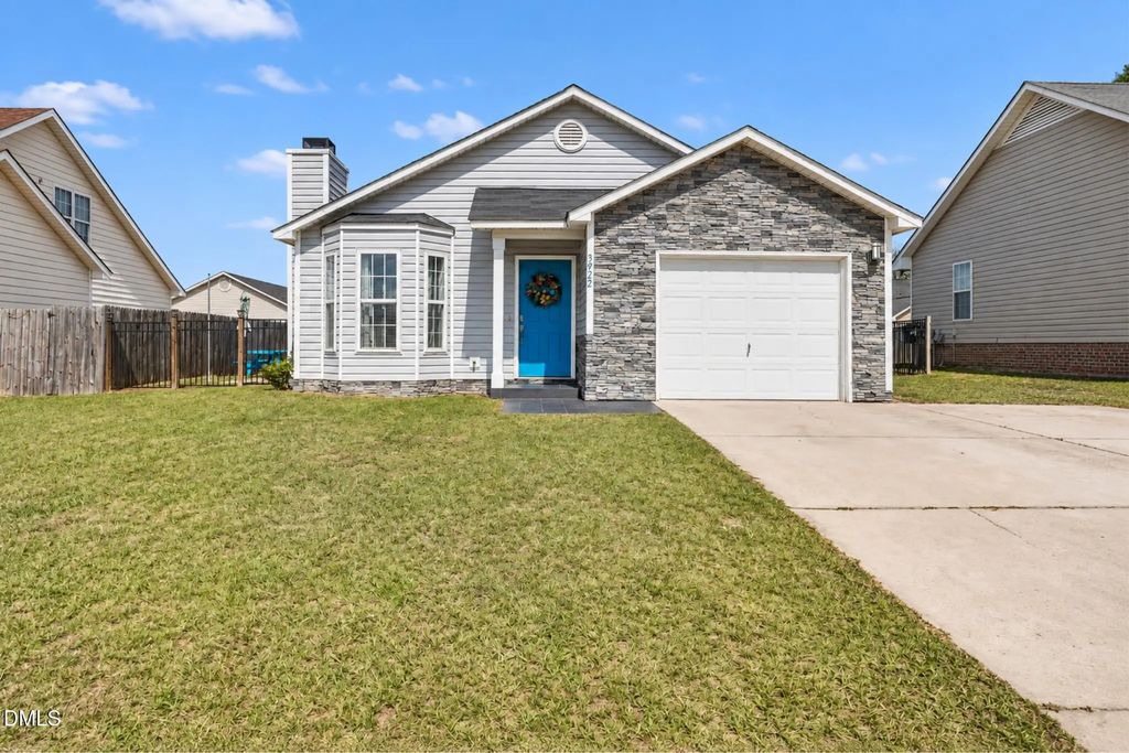 3922 Crusader Drive, Hope Mills