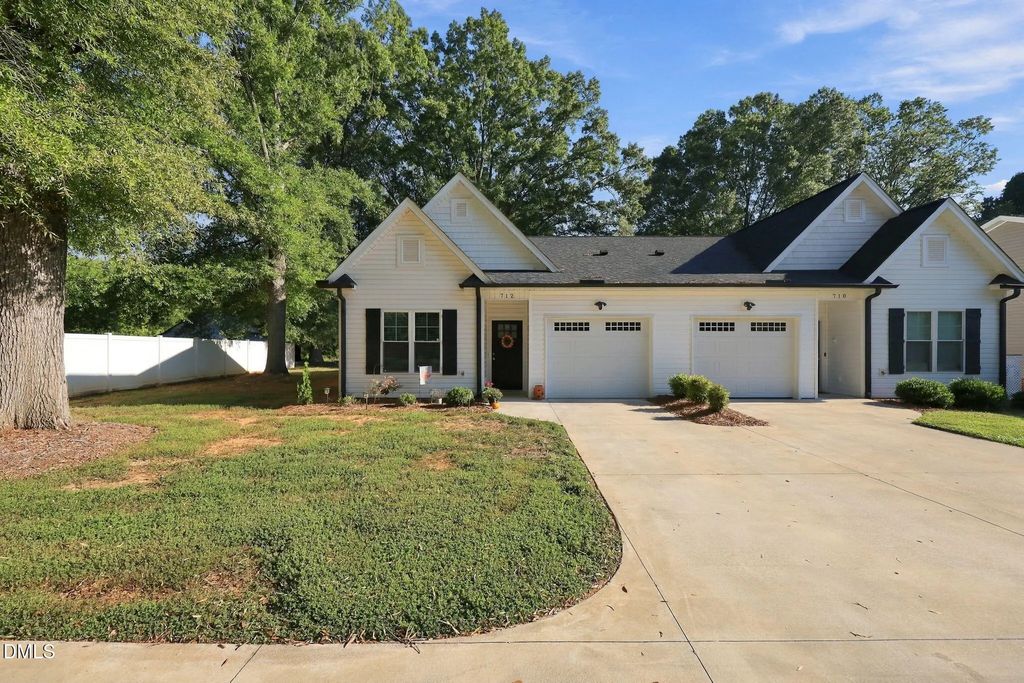 712 W Lee Avenue 8, Yadkinville