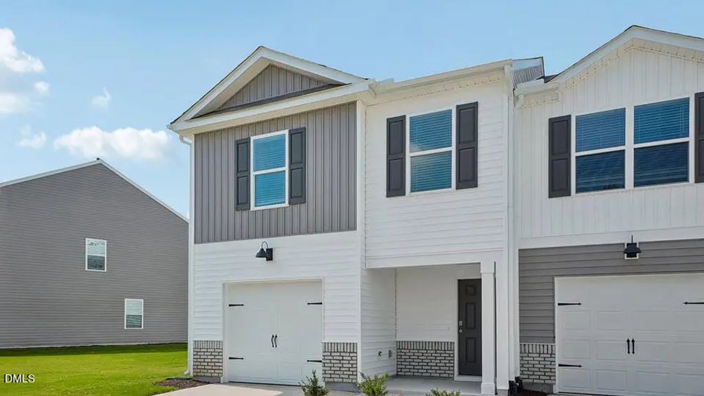 32 Bee Garden Court, Angier