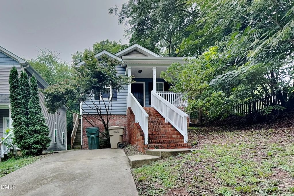 417 E Hinton Street, Clayton