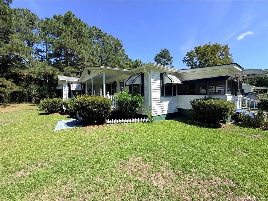 153 Redwood Lane, Raeford