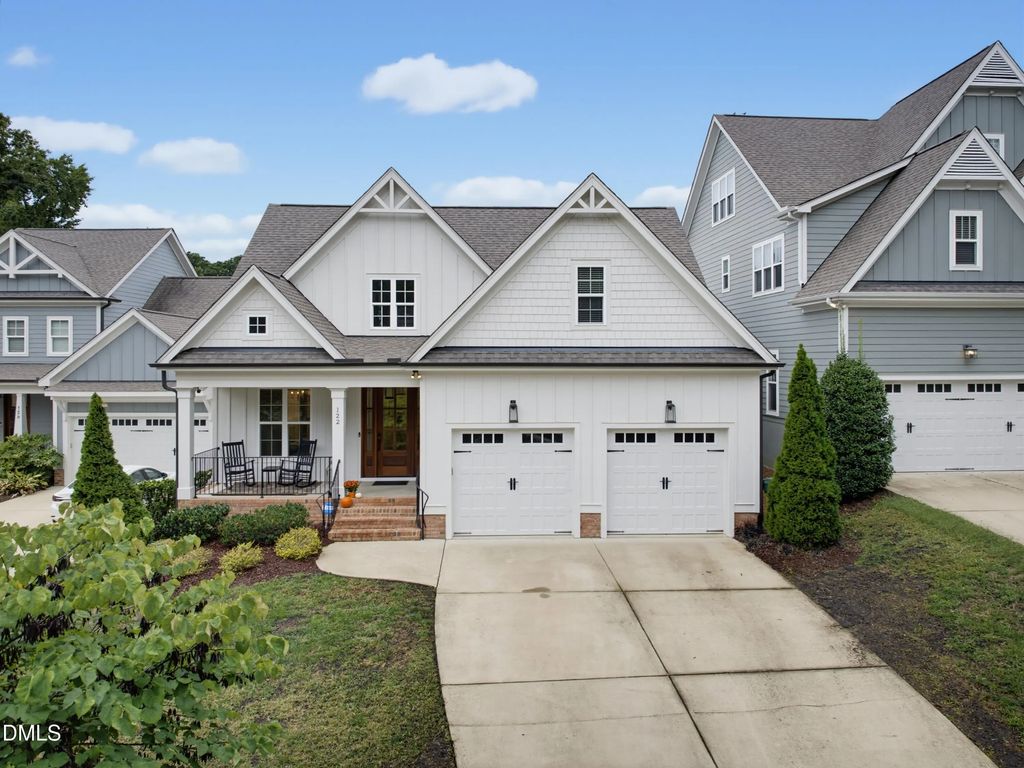 122 W Circle Drive, Cary