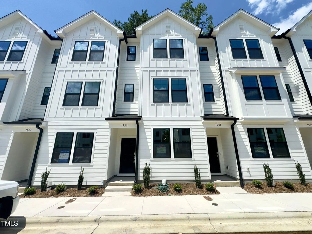 1529 Crescent Townes Way, Raleigh