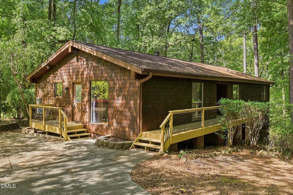 104 Highland Drive, Chapel Hill