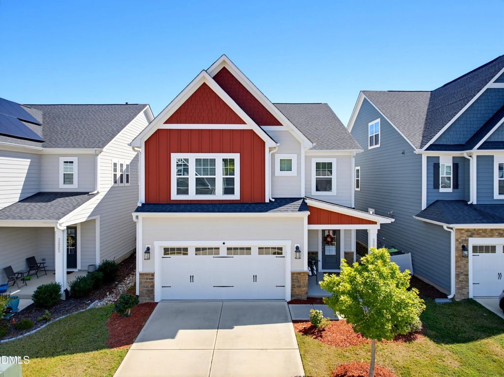 2297 Kettle Falls Station, Apex