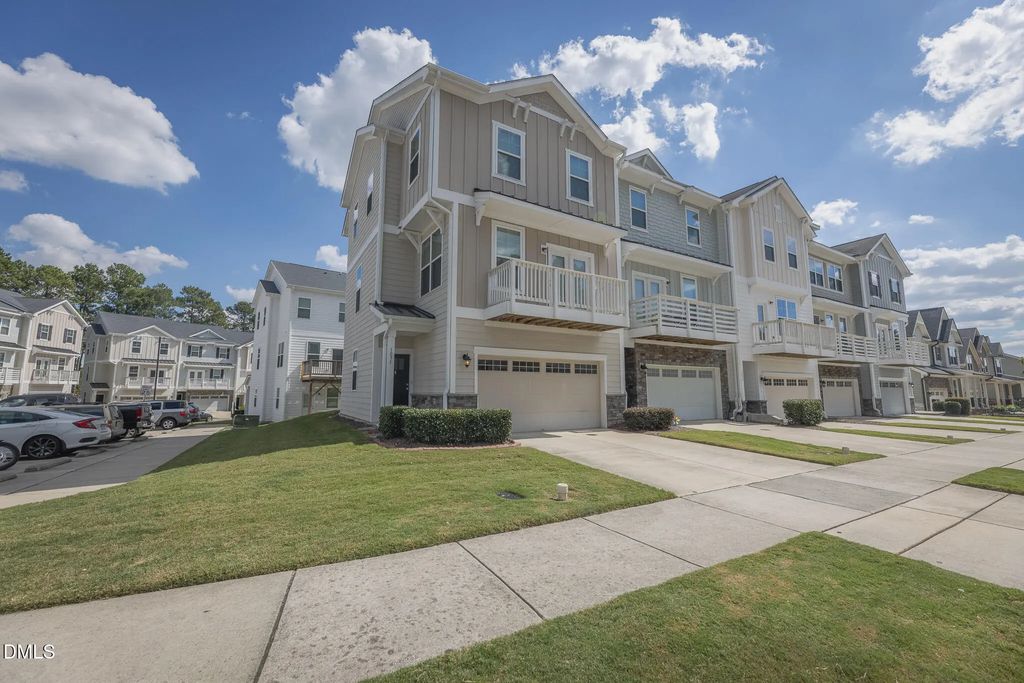 1035 Diamond Dove Lane, Apex