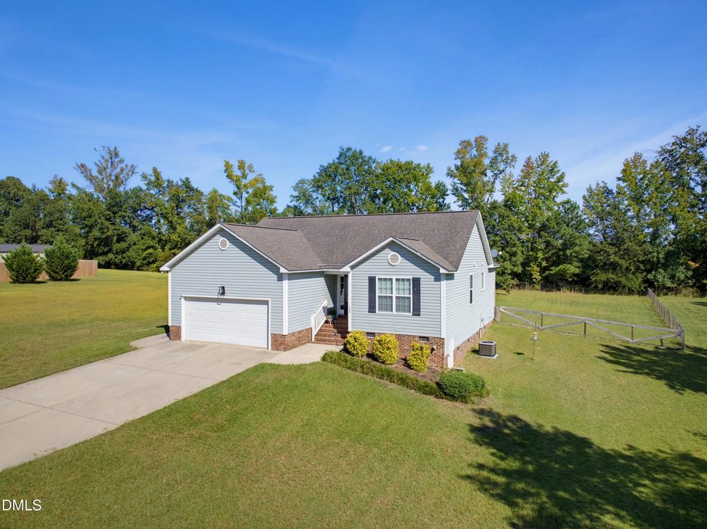 122 Fox Chase Lane, Smithfield