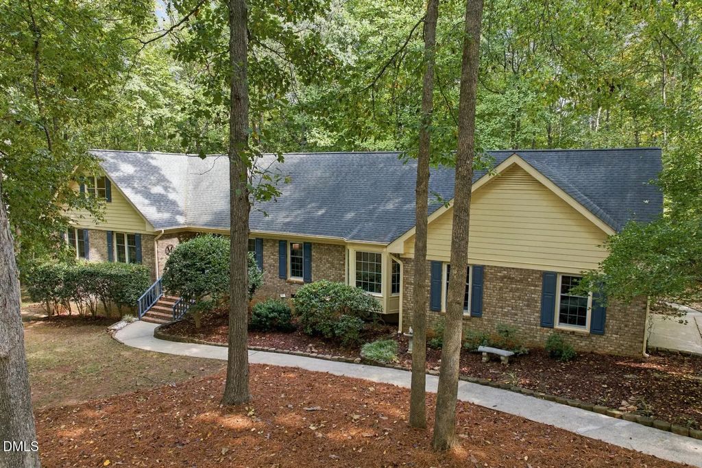 2213 Countrywood North Road N, Raleigh