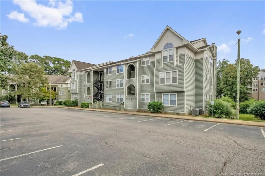 946 Stewarts Creek Drive 8, Fayetteville