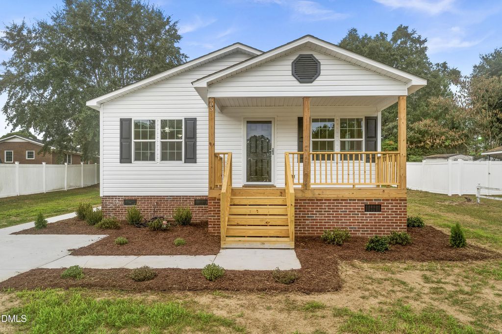 603 Ashford Drive, Clinton
