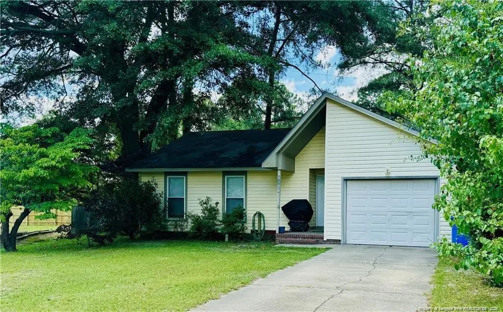 6598 Honeysuckle Drive, Fayetteville