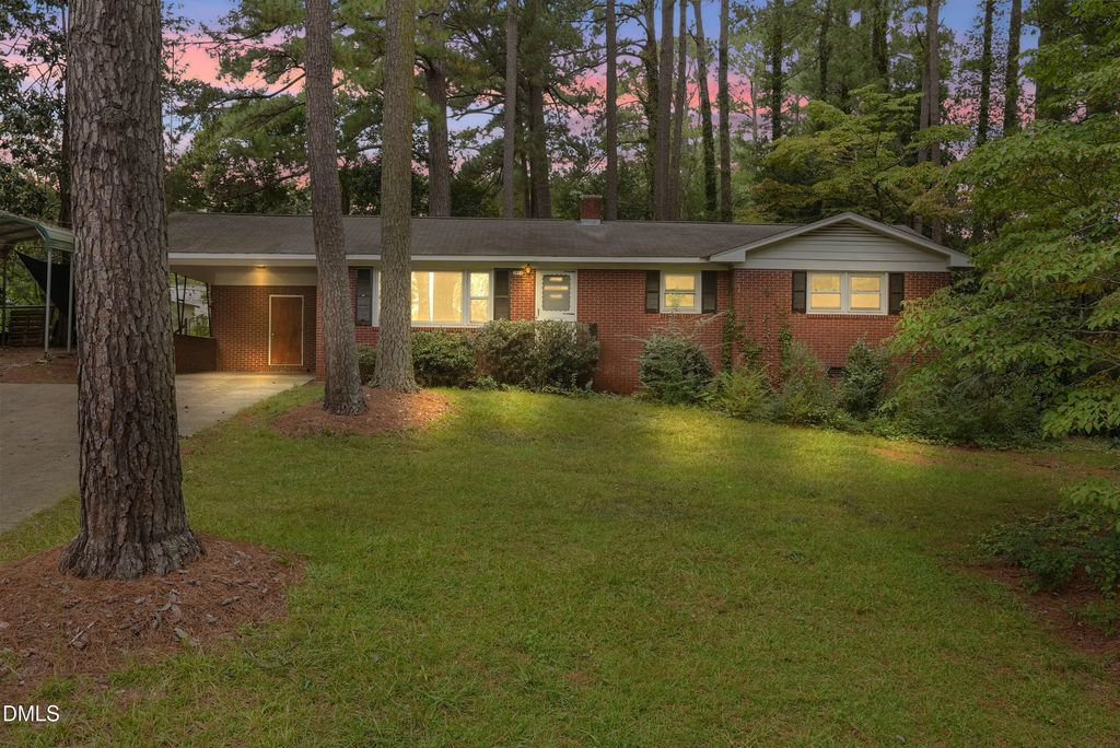 2010 N Shoreline Drive, Sanford