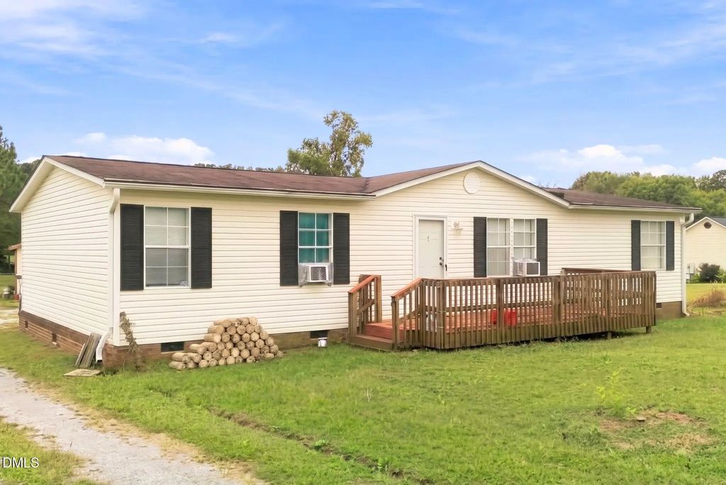 175 Sun Oaks Court, Benson