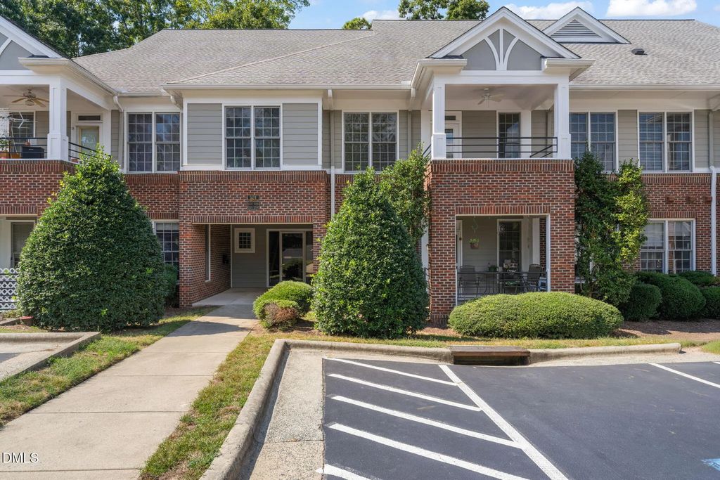 524 Aberdeen Drive 204, Chapel Hill