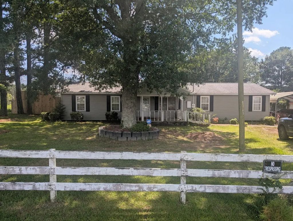 720 Old Moore Road, Selma