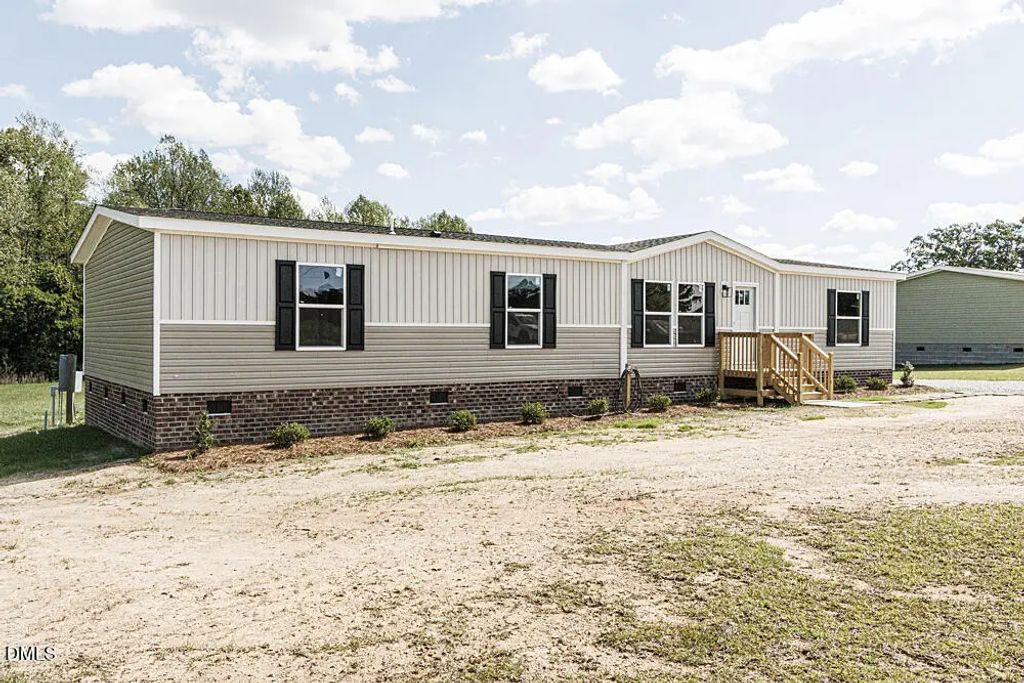 11621 Straight Gate Road, Whitakers